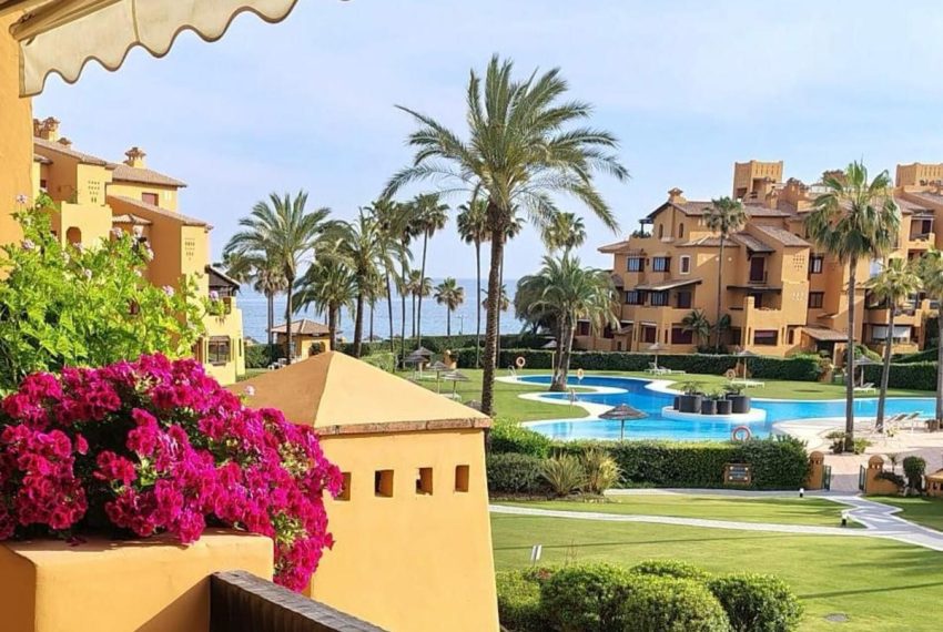 R5427805-Apartment-For-Sale-Estepona-Middle-Floor-Apartment-3-Beds-150-Built