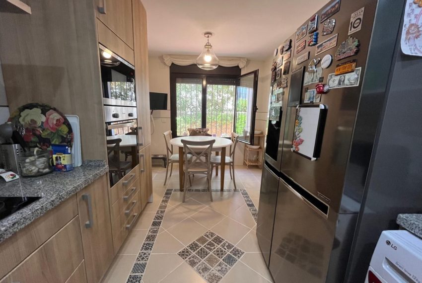 R5427826-House-For-Sale-Estepona-Townhouse-3-Beds-245-Built-2