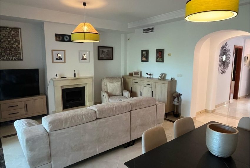 R5427826-House-For-Sale-Estepona-Townhouse-3-Beds-245-Built-3