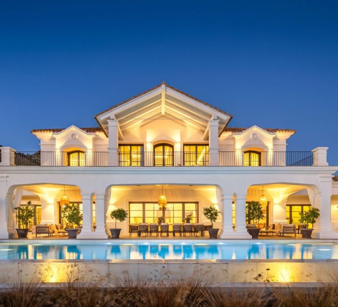 R5427835-Image 1-Detached Villa - 7 Beds - 937 Built