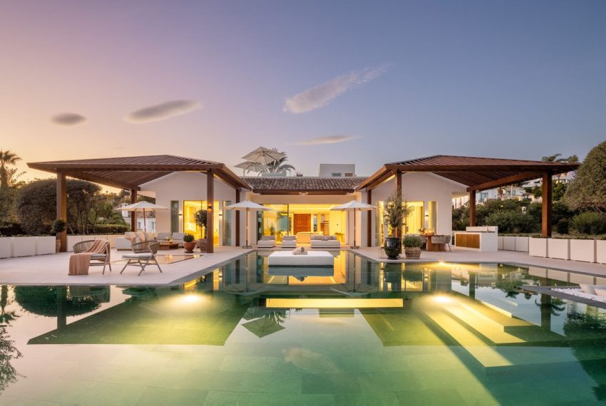 R5427853-House-For-Sale-Nueva-Andalucia-Detached-Villa-6-Beds-854-Built-17