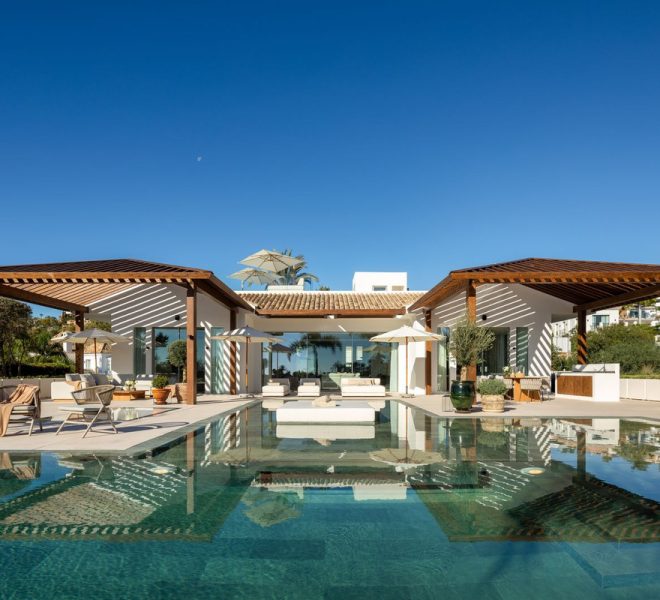 R5427853-Image 1-Detached Villa - 6 Beds - 854 Built
