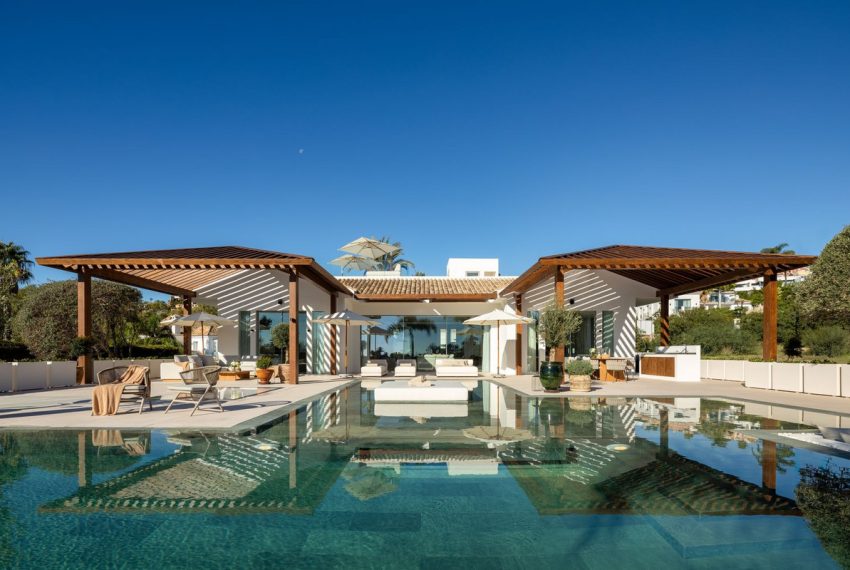 R5427853-House-For-Sale-Nueva-Andalucia-Detached-Villa-6-Beds-854-Built