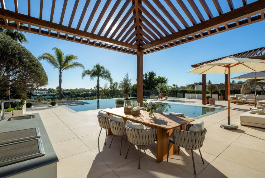 R5427853-House-For-Sale-Nueva-Andalucia-Detached-Villa-6-Beds-854-Built-9