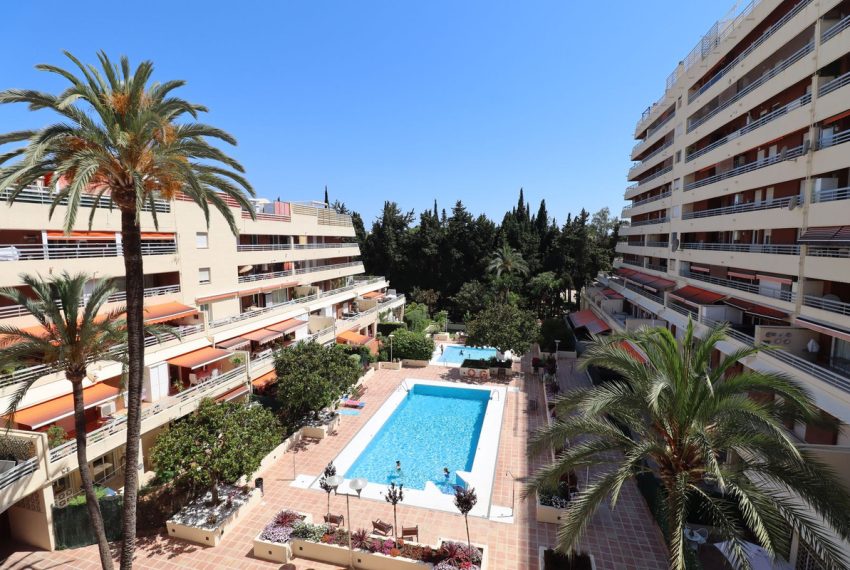 R5427916-Apartment-For-Sale-Marbella-Penthouse-Duplex-3-Beds-220-Built