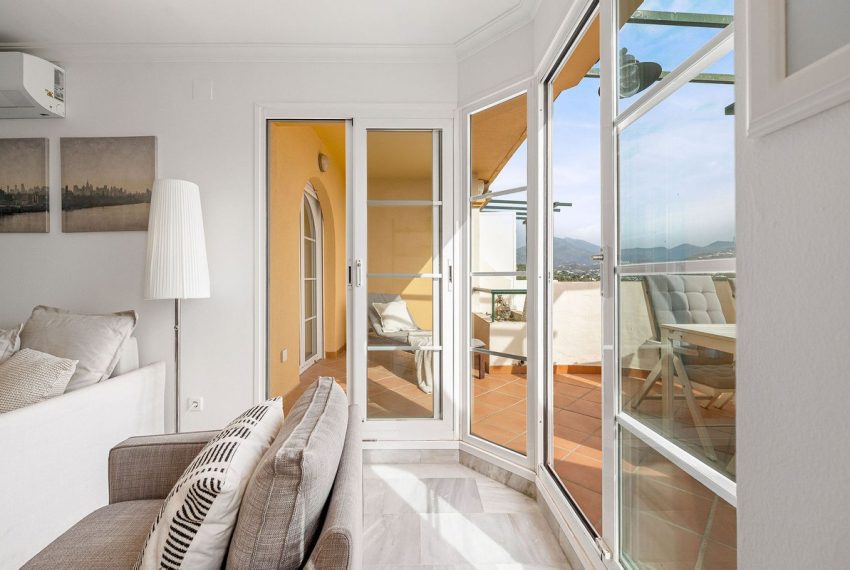 R5427946-Apartment-For-Sale-Nueva-Andalucia-Middle-Floor-Apartment-2-Beds-94-Built-4