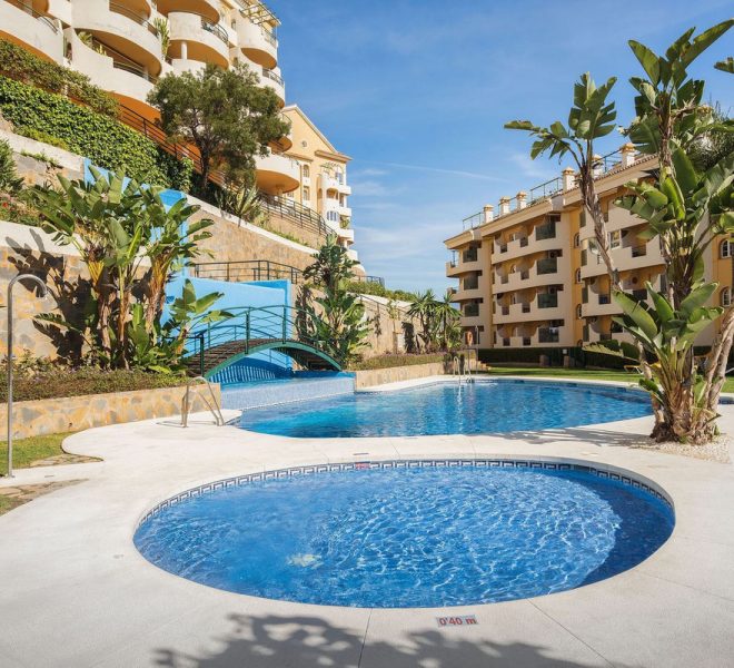 R5427946-Image 1-Middle Floor Apartment - 2 Beds - 94 Built