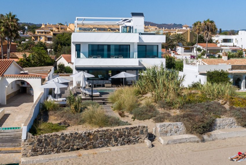 R5428042-House-For-Sale-Costabella-Detached-Villa-6-Beds-420-Built-1