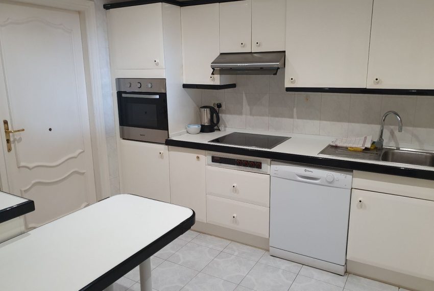 R5429302-House-For-Sale-El-Presidente-Townhouse-2-Beds-170-Built-14