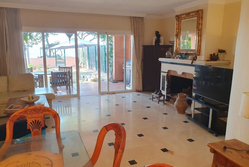 R5429302-House-For-Sale-El-Presidente-Townhouse-2-Beds-170-Built-2