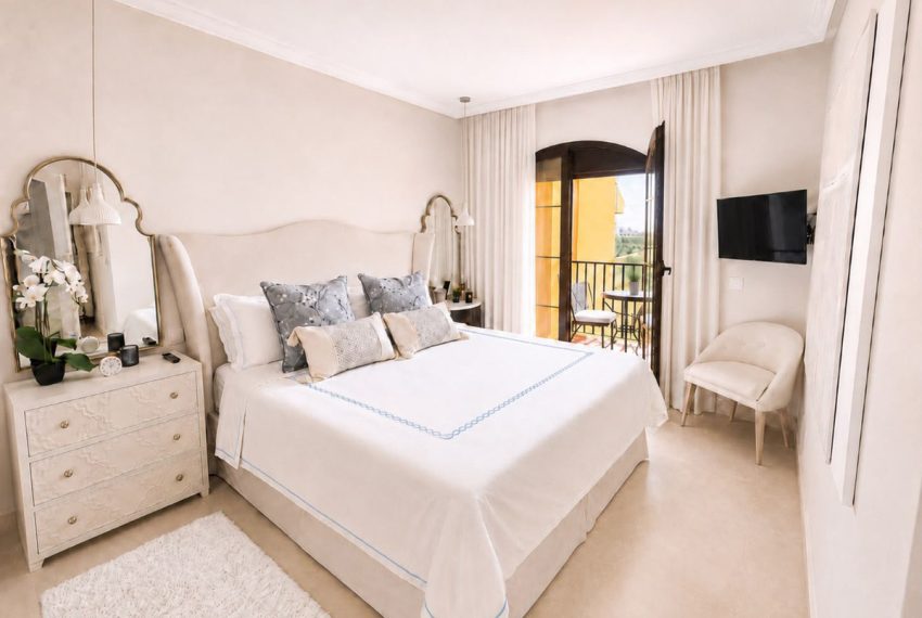 R5429413-Apartment-For-Sale-Los-Arqueros-Penthouse-Duplex-2-Beds-99-Built-14