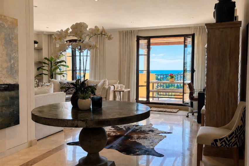 R5429413-Apartment-For-Sale-Los-Arqueros-Penthouse-Duplex-2-Beds-99-Built-3