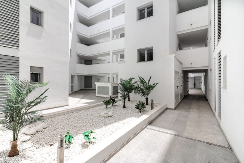 R5429431-Apartment-For-Sale-Nueva-Andalucia-Middle-Floor-Apartment-2-Beds-68-Built-4