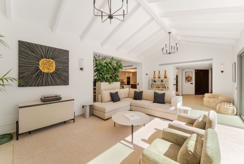R5429473-House-For-Sale-Nueva-Andalucia-Detached-Villa-5-Beds-453-Built-6