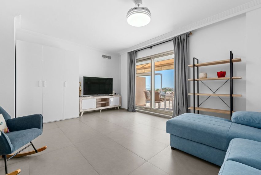 R5429512-Apartment-For-Sale-New-Golden-Mile-Penthouse-2-Beds-99-Built-12