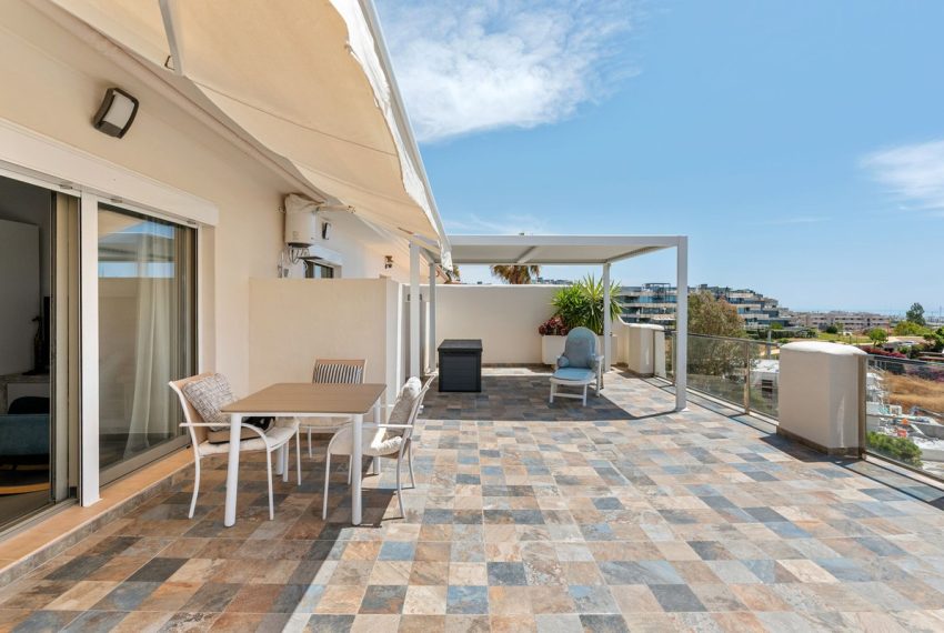 R5429512-Apartment-For-Sale-New-Golden-Mile-Penthouse-2-Beds-99-Built-13