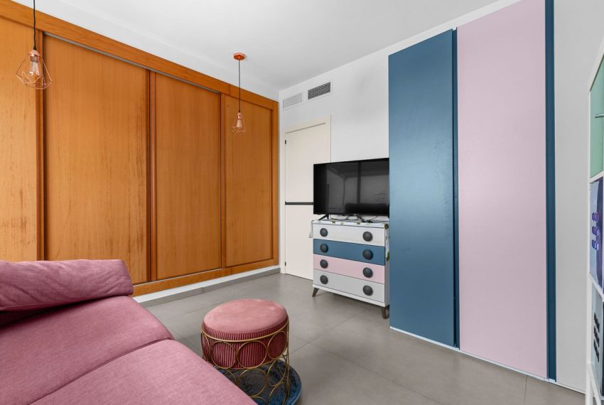 R5429512-Apartment-For-Sale-New-Golden-Mile-Penthouse-2-Beds-99-Built-17
