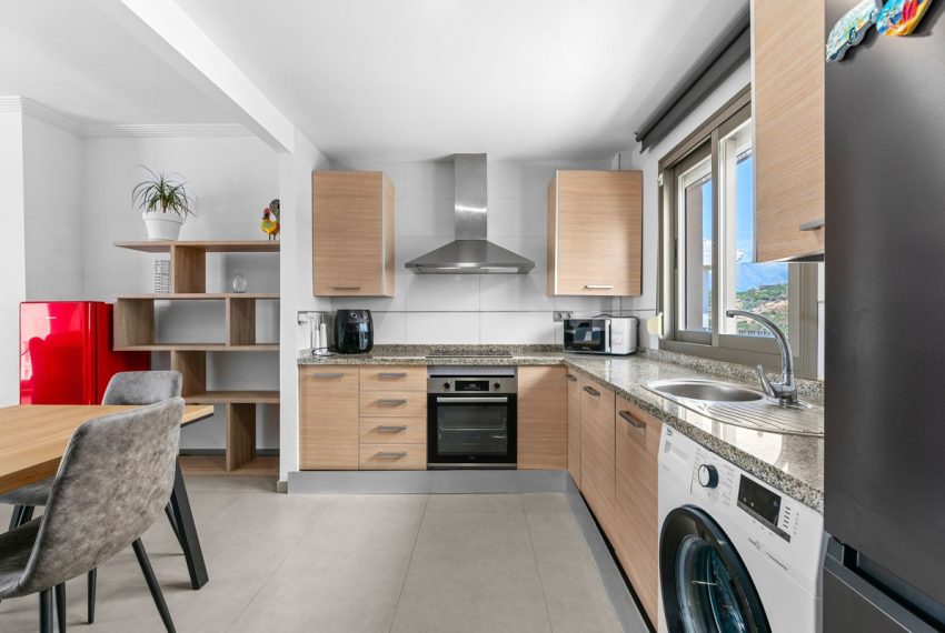 R5429512-Apartment-For-Sale-New-Golden-Mile-Penthouse-2-Beds-99-Built-7