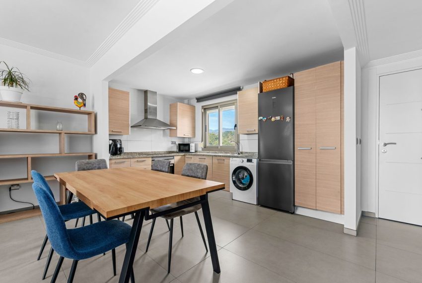 R5429512-Apartment-For-Sale-New-Golden-Mile-Penthouse-2-Beds-99-Built-9