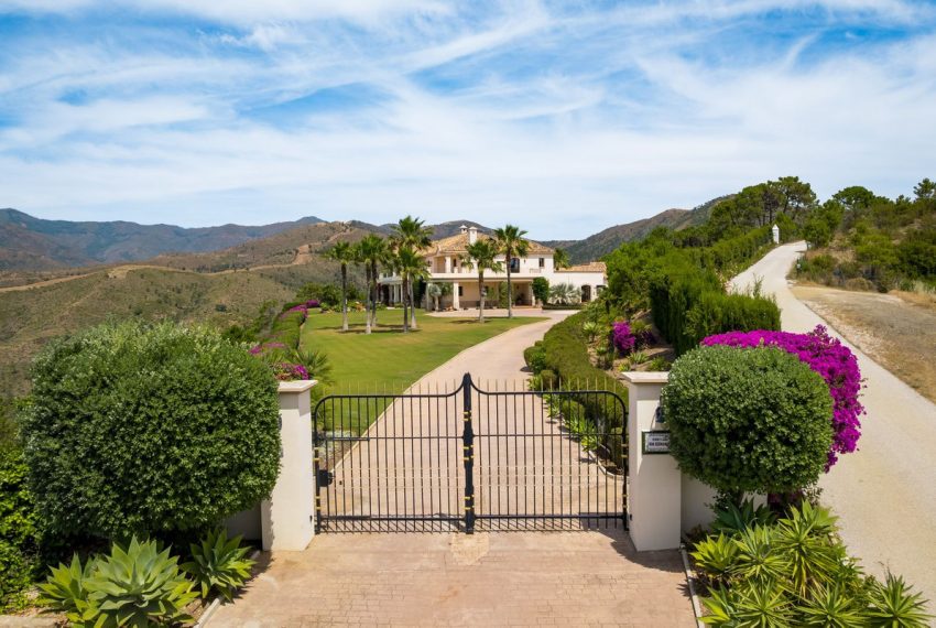 R5429527-House-For-Sale-Estepona-Detached-Villa-5-Beds-1070-Built-12