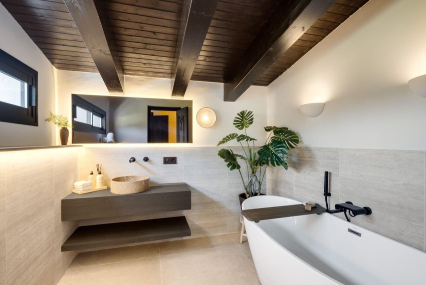 R5429575-House-For-Sale-Nueva-Andalucia-Detached-Villa-5-Beds-227-Built-18