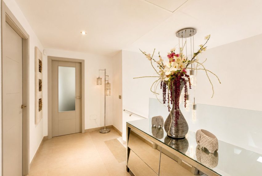 R5429650-House-For-Sale-New-Golden-Mile-Semi-Detached-House-3-Beds-209-Built-12