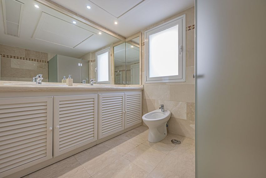 R5429659-Apartment-For-Sale-Nueva-Andalucia-Middle-Floor-Apartment-2-Beds-120-Built-11
