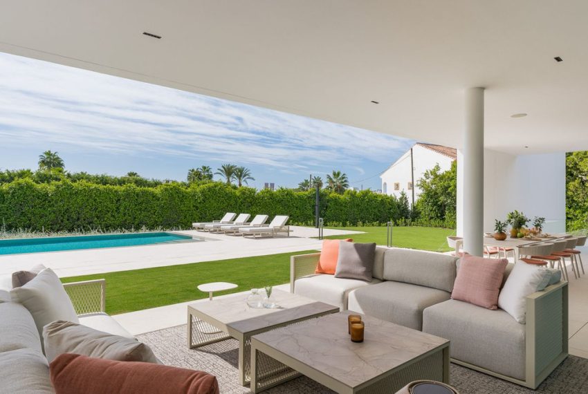 R5429662-House-For-Sale-The-Golden-Mile-Detached-Villa-5-Beds-912-Built-1