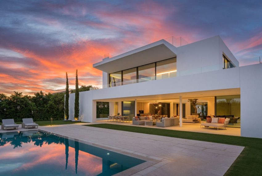R5429662-House-For-Sale-The-Golden-Mile-Detached-Villa-5-Beds-912-Built-11