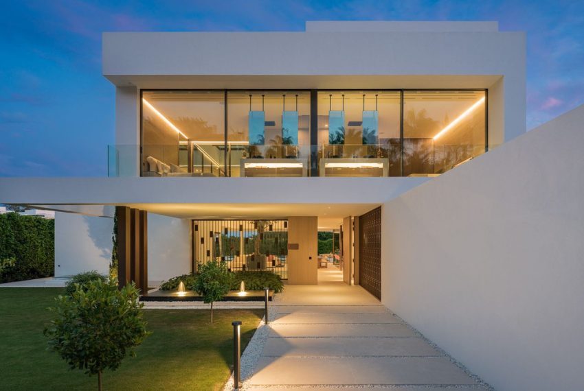 R5429662-House-For-Sale-The-Golden-Mile-Detached-Villa-5-Beds-912-Built-13