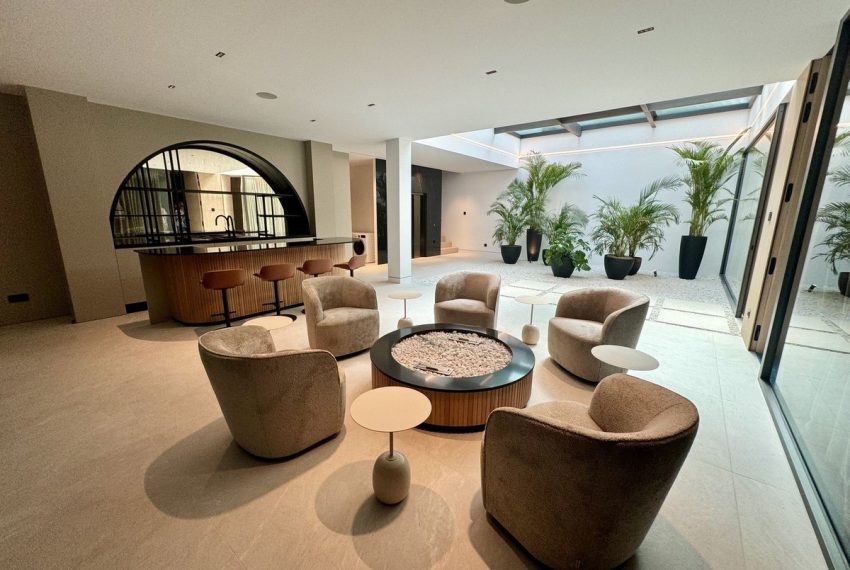 R5429662-House-For-Sale-The-Golden-Mile-Detached-Villa-5-Beds-912-Built-19