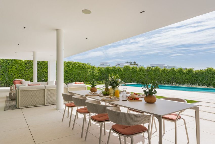 R5429662-House-For-Sale-The-Golden-Mile-Detached-Villa-5-Beds-912-Built-2