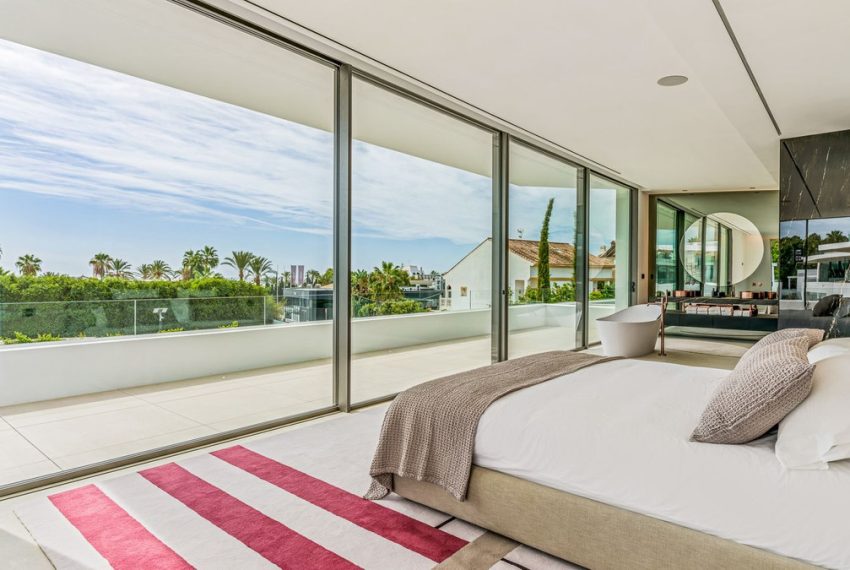 R5429662-House-For-Sale-The-Golden-Mile-Detached-Villa-5-Beds-912-Built-7
