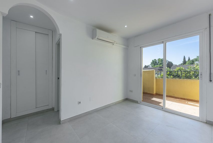 R5430292-House-For-Sale-Estepona-Townhouse-3-Beds-102-Built-10