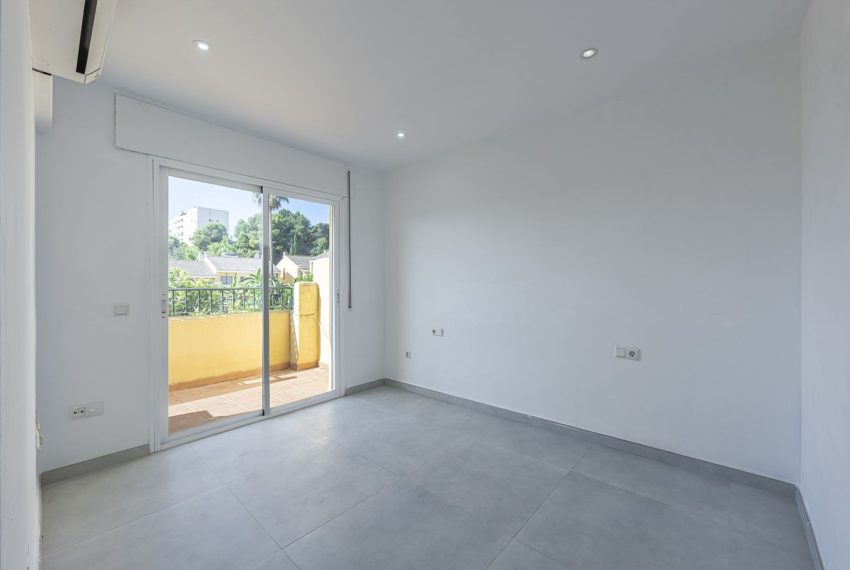 R5430292-House-For-Sale-Estepona-Townhouse-3-Beds-102-Built-11