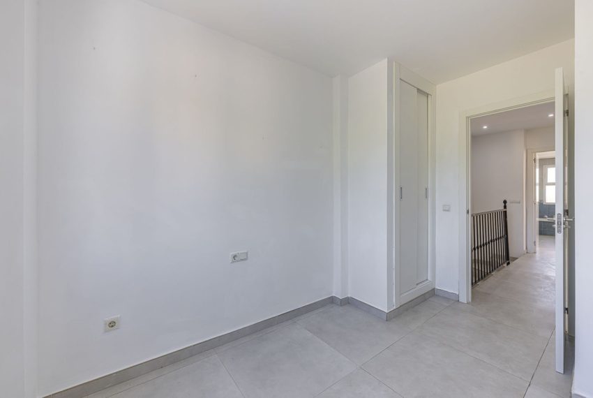 R5430292-House-For-Sale-Estepona-Townhouse-3-Beds-102-Built-4