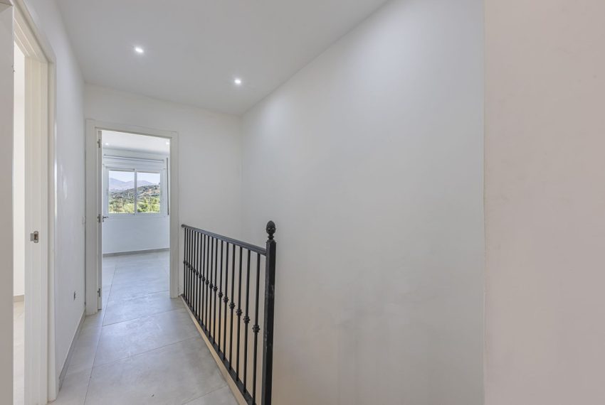 R5430292-House-For-Sale-Estepona-Townhouse-3-Beds-102-Built-7
