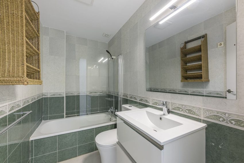 R5430292-House-For-Sale-Estepona-Townhouse-3-Beds-102-Built-8