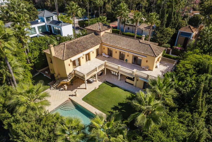 R5430451-House-For-Sale-Nueva-Andalucia-Detached-Villa-5-Beds-405-Built-1