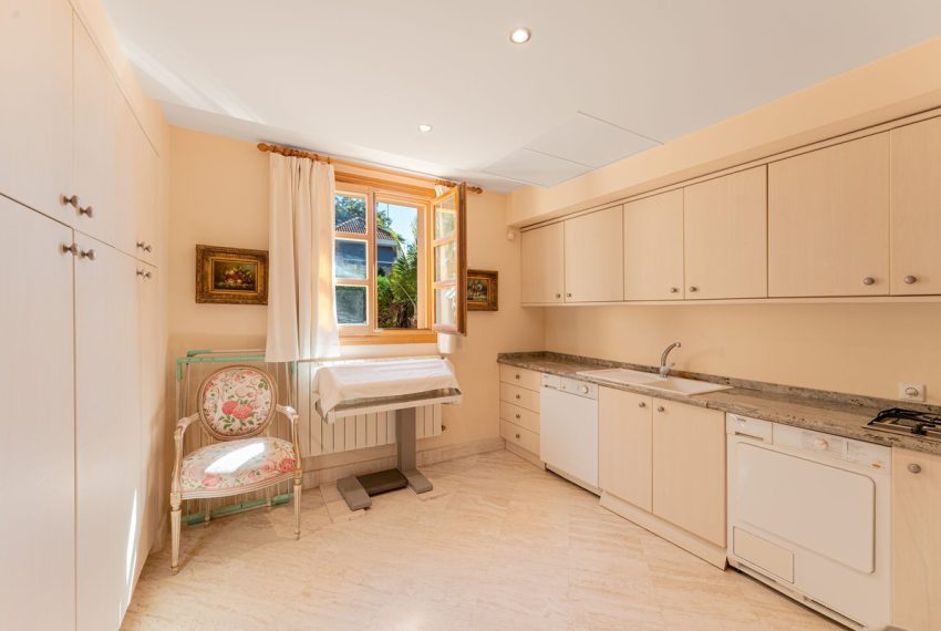 R5430451-House-For-Sale-Nueva-Andalucia-Detached-Villa-5-Beds-405-Built-11