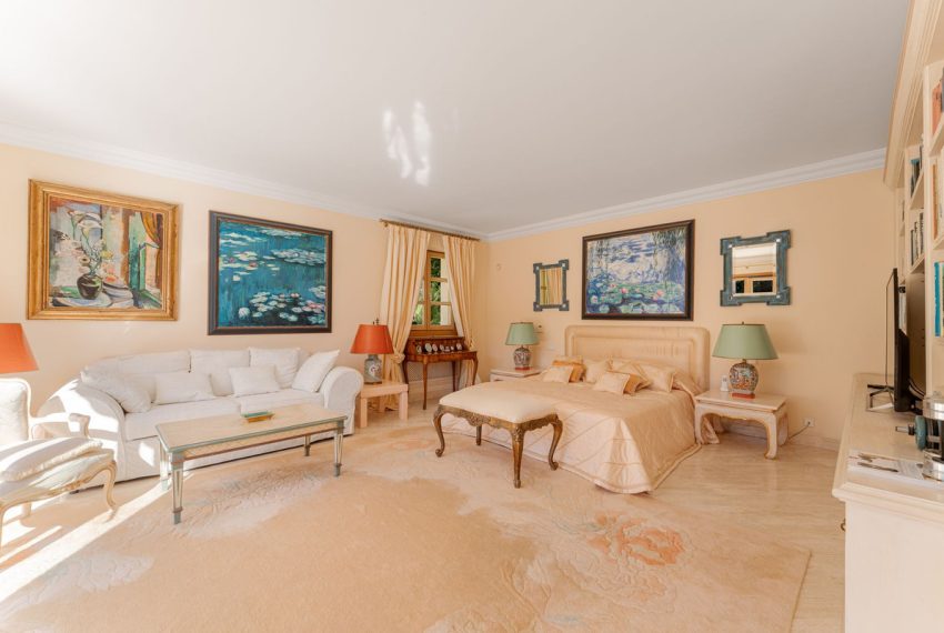 R5430451-House-For-Sale-Nueva-Andalucia-Detached-Villa-5-Beds-405-Built-18