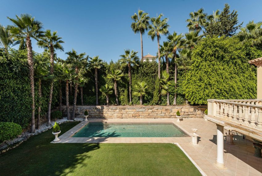 R5430451-House-For-Sale-Nueva-Andalucia-Detached-Villa-5-Beds-405-Built-3