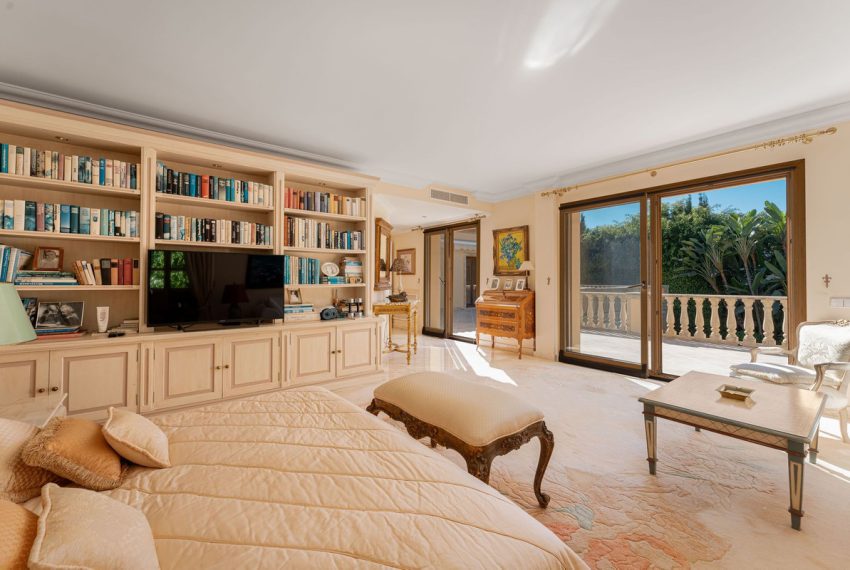 R5430451-House-For-Sale-Nueva-Andalucia-Detached-Villa-5-Beds-405-Built-6