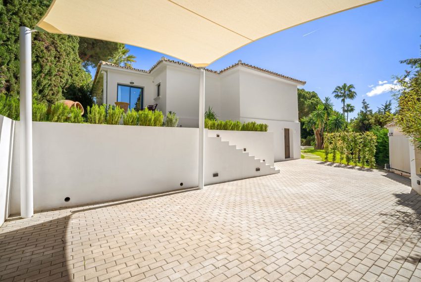 R5430469-House-For-Sale-Nueva-Andalucia-Detached-Villa-4-Beds-335-Built-12
