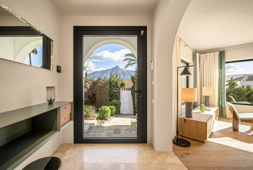 R5430469-House-For-Sale-Nueva-Andalucia-Detached-Villa-4-Beds-335-Built-14