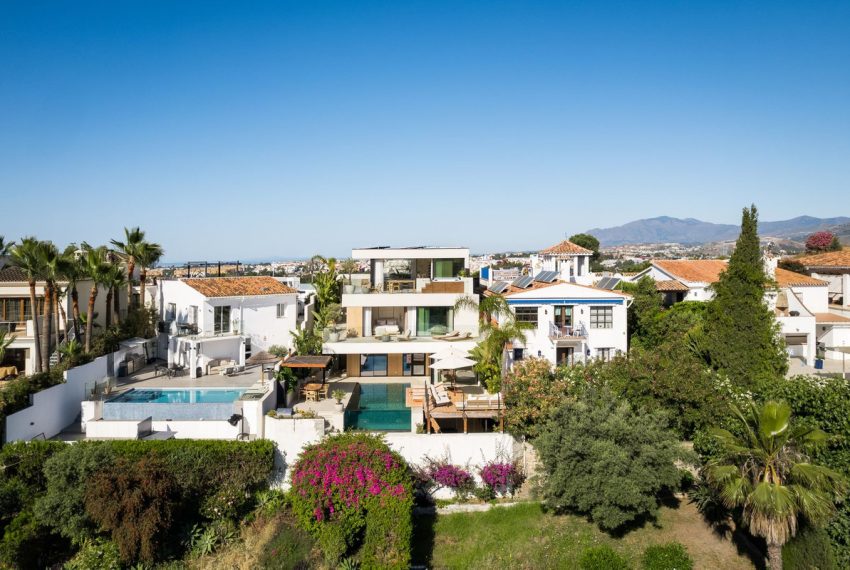 R5430487-House-For-Sale-Nueva-Andalucia-Detached-Villa-5-Beds-245-Built-13