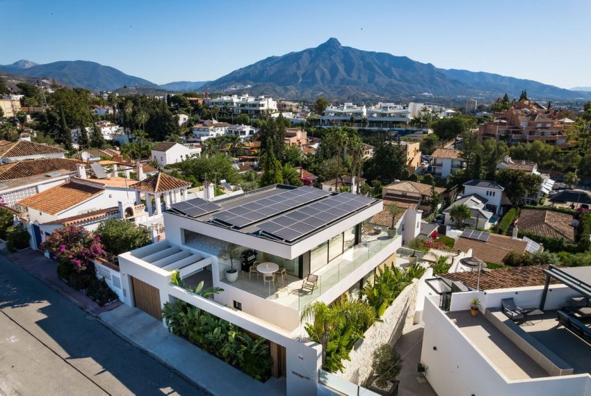 R5430487-House-For-Sale-Nueva-Andalucia-Detached-Villa-5-Beds-245-Built-19