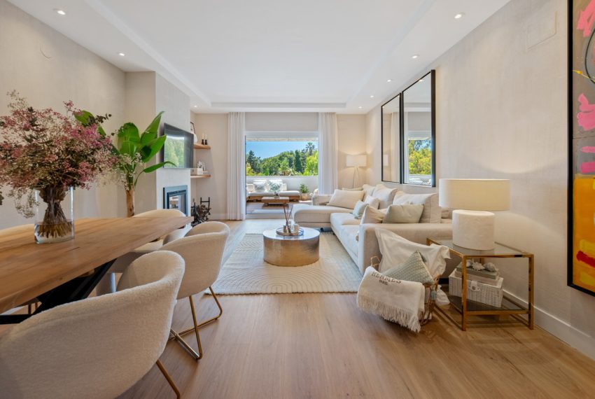 R5430718-Apartment-For-Sale-The-Golden-Mile-Middle-Floor-Apartment-2-Beds-172-Built-1