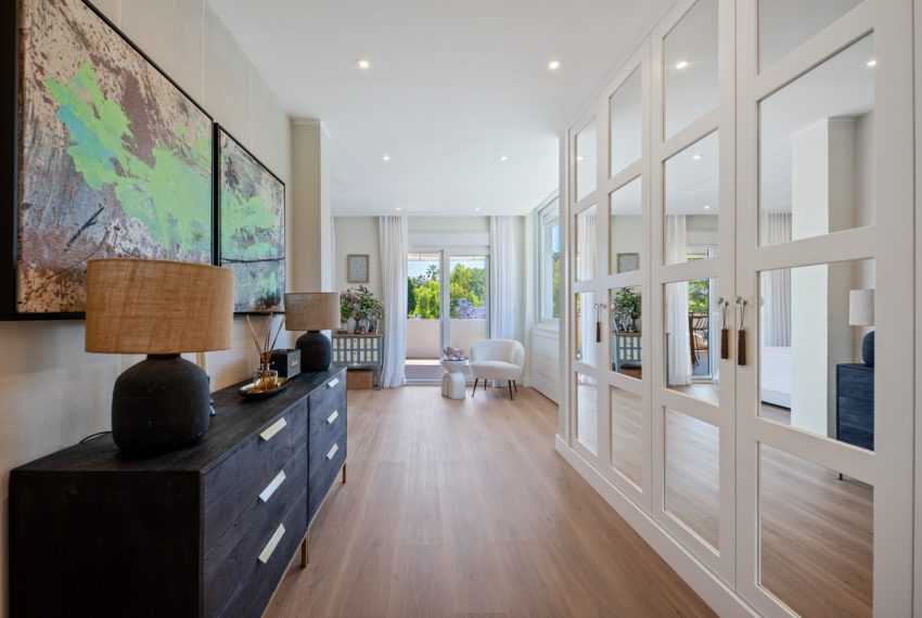 R5430718-Apartment-For-Sale-The-Golden-Mile-Middle-Floor-Apartment-2-Beds-172-Built-13