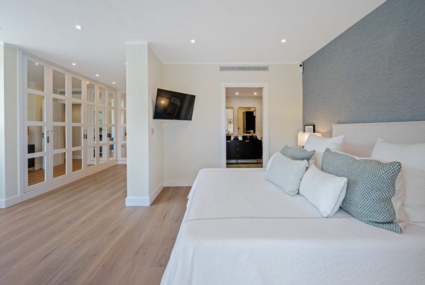 R5430718-Apartment-For-Sale-The-Golden-Mile-Middle-Floor-Apartment-2-Beds-172-Built-18